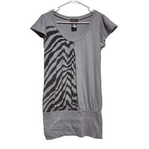 Hot Tempered Juniors Shirt Size Medium